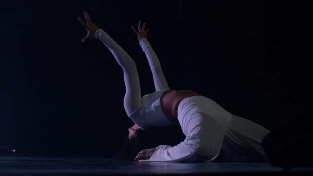 Jornada de Puertas Abiertas en Estudio de Danza en Baiona – Septiembre 2025. JORNADA DE PUERTAS ABIERTAS Descubre la Magia de la Danza – Puertas Abiertas en Baiona Septiembre se llena de ritmo en Baiona. Ven a nuestras Puertas Abiertas y prueba clases de danza sin coste. ¡Anímate a bailar!
